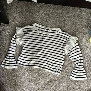 Zara | Black & White Knit Striped Sweater w/ Ruffled Sleeves | Size Medium